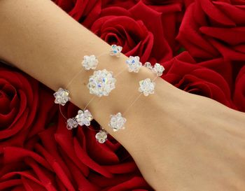 Bransoletka damska Ślubna z kryształkami Swarovski BR 388-1. Biżuteria na ślub. Delikatna bransoletka ślubna. Ślubna biżuteria z perełkami. Bransoletka na prezent.2.jpg